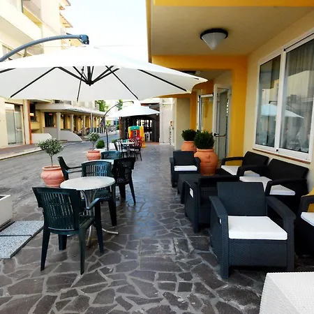Отель Hotel Lungomare 3*